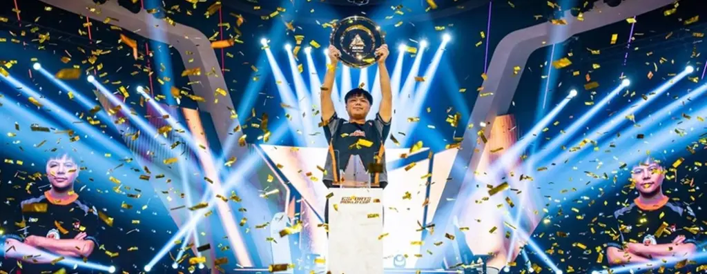 Een triomfantelijke gamer houdt op een podium een trofee omhoog, omringd door felle lichten en rondvliegende confetti, wat een gevoel van overwinning en feestelijkheid uitstraalt